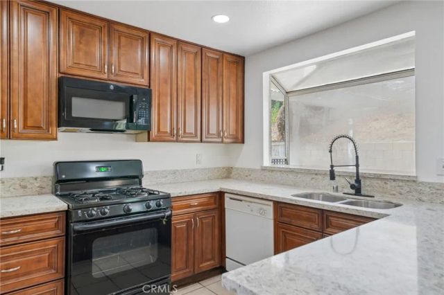2320 W Sunrise Drive, Rialto, CA 92377
