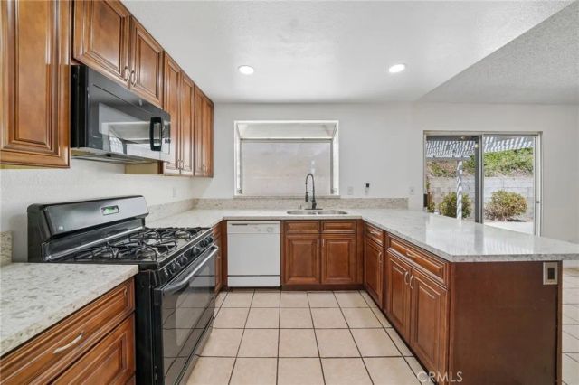 2320 W Sunrise Drive, Rialto, CA 92377