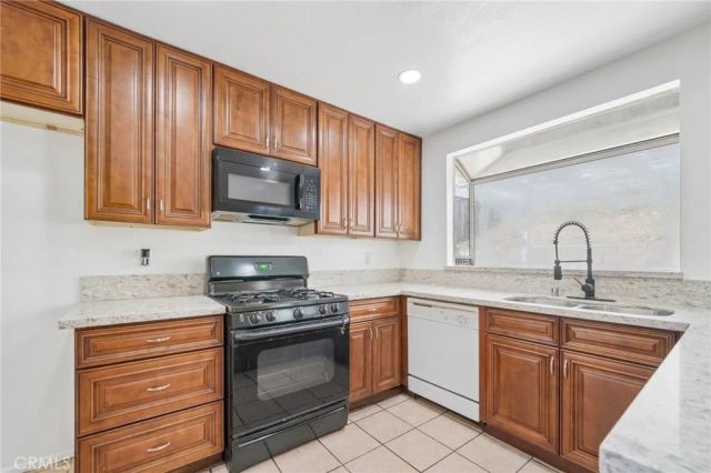2320 W Sunrise Drive, Rialto, CA 92377