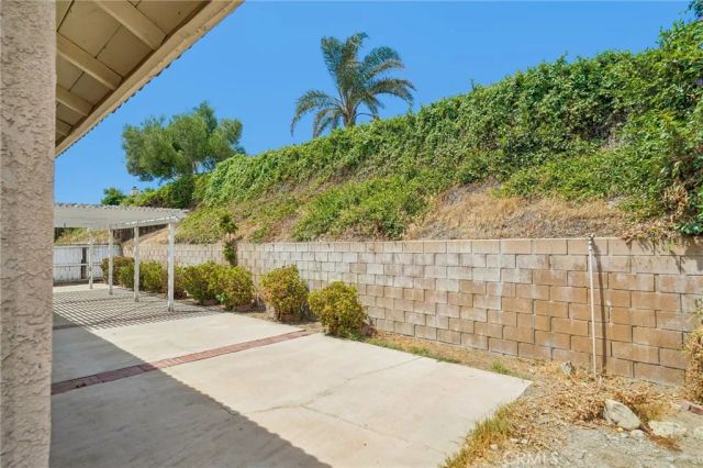 2320 W Sunrise Drive, Rialto, CA 92377