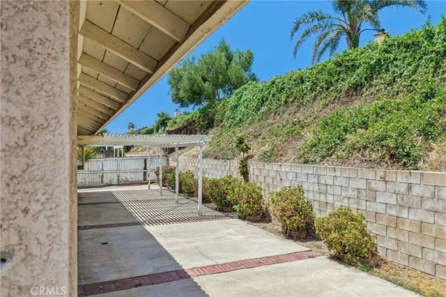 2320 W Sunrise Drive, Rialto, CA 92377