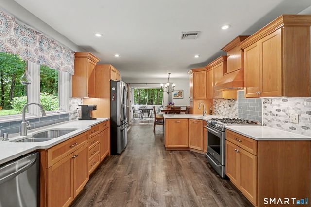 12 Stonehedge Road, Norwalk, CT 06851
