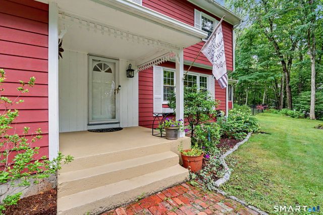 12 Stonehedge Road, Norwalk, CT 06851