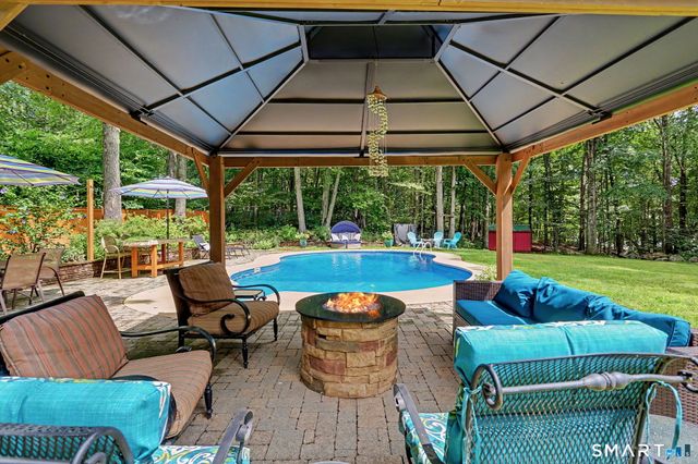 12 Stonehedge Road, Norwalk, CT 06851