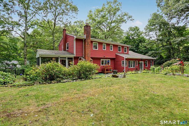 12 Stonehedge Road, Norwalk, CT 06851