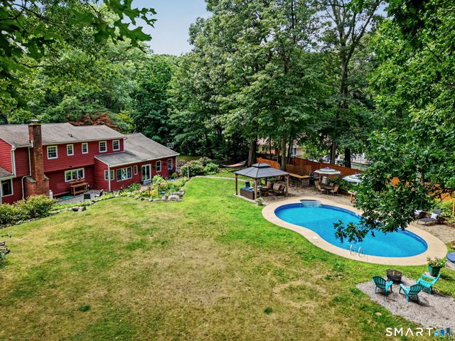 12 Stonehedge Road, Norwalk, CT 06851