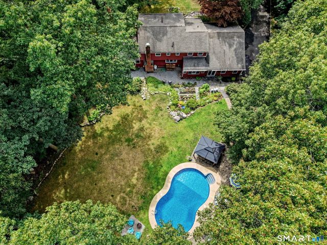 12 Stonehedge Road, Norwalk, CT 06851
