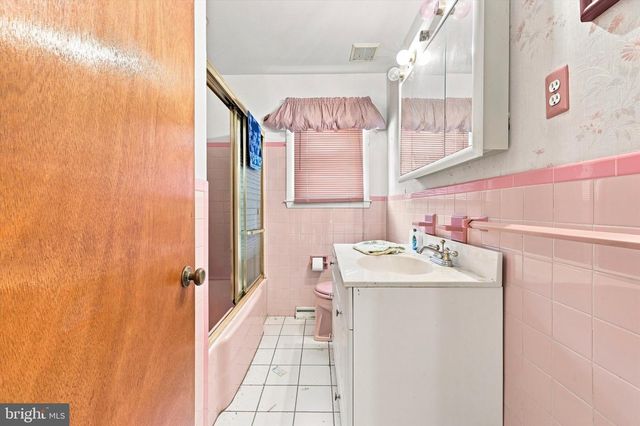 230 MARLBOROUGH AVE, Mount Ephraim, NJ 08059