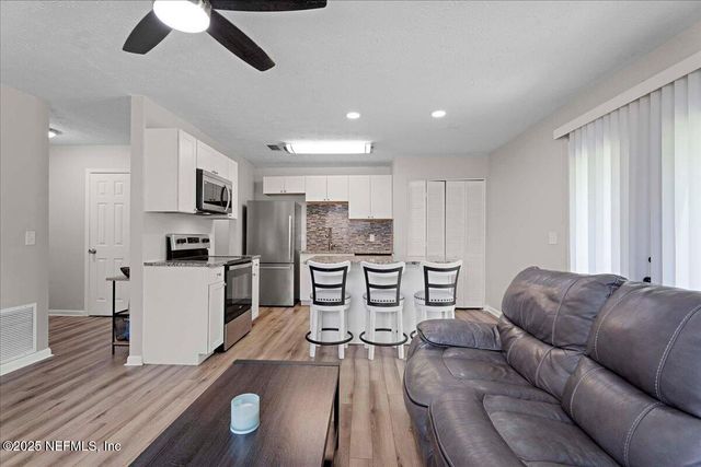 10964 BACALL Road W, Jacksonville, FL 32218