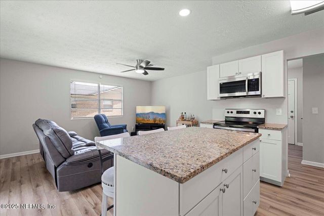 10964 BACALL Road W, Jacksonville, FL 32218