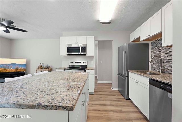 10964 BACALL Road W, Jacksonville, FL 32218