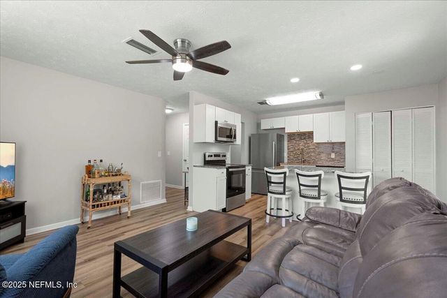 10964 BACALL Road W, Jacksonville, FL 32218