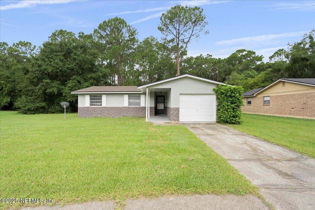 10964 BACALL Road W, Jacksonville, FL 32218