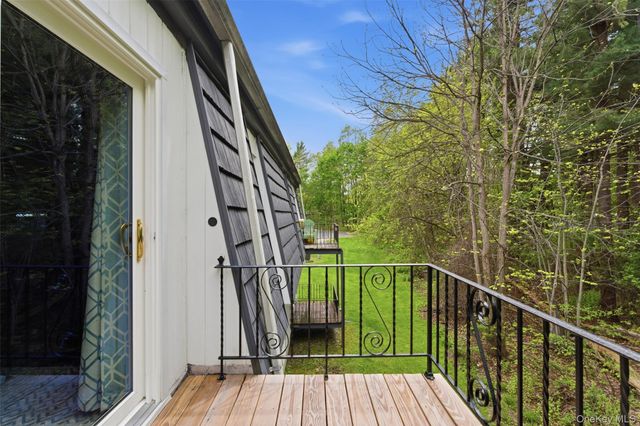 19 White Gate Road D, Wappingers Falls, NY 12590