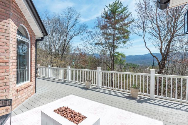 11 High Meadow Drive, Weaverville, NC 28787