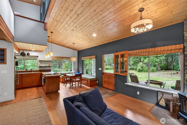 9615 Otso Point Road, Anderson Island, WA 98303