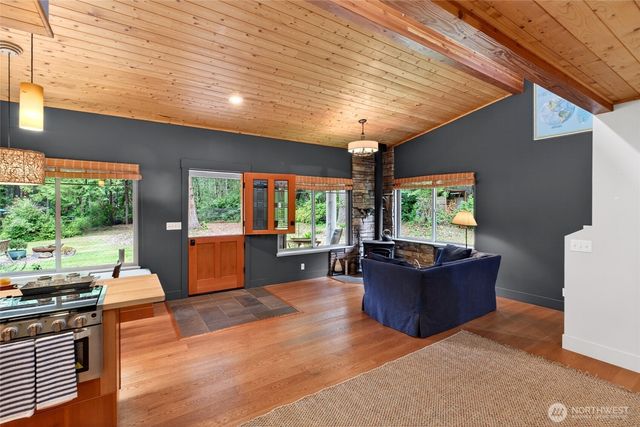 9615 Otso Point Road, Anderson Island, WA 98303