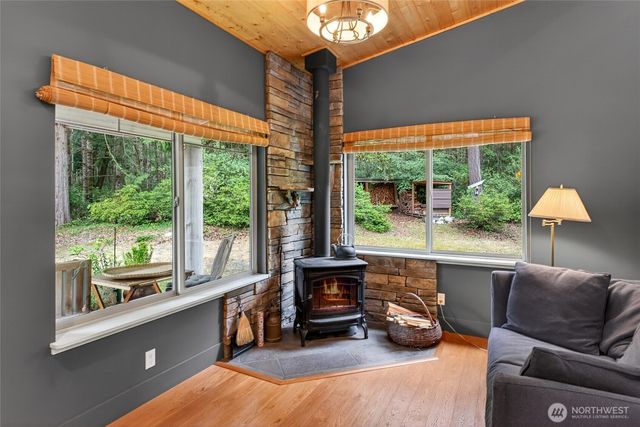 9615 Otso Point Road, Anderson Island, WA 98303