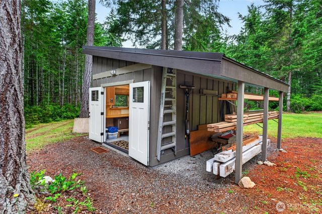 9615 Otso Point Road, Anderson Island, WA 98303
