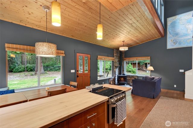 9615 Otso Point Road, Anderson Island, WA 98303
