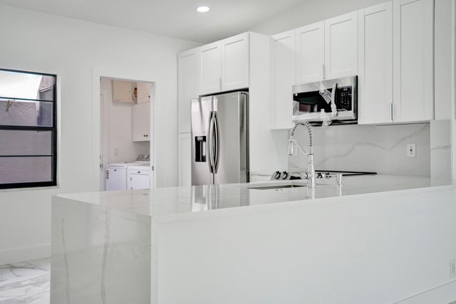 6128 KINGS GATE Circle B, Delray Beach, FL 33484