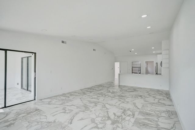6128 KINGS GATE Circle B, Delray Beach, FL 33484