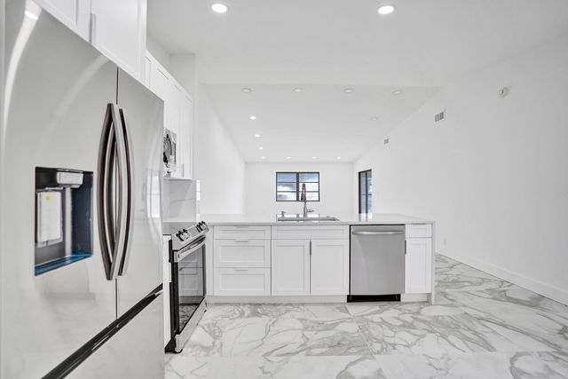 6128 KINGS GATE Circle B, Delray Beach, FL 33484
