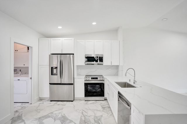 6128 KINGS GATE Circle B, Delray Beach, FL 33484