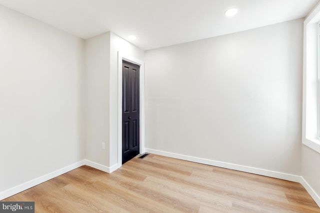 1736 N LECOUNT ST, Philadelphia, PA 19121