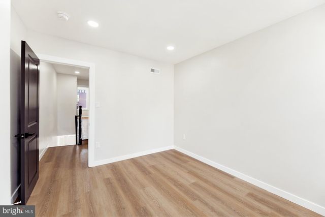 1736 N LECOUNT ST, Philadelphia, PA 19121