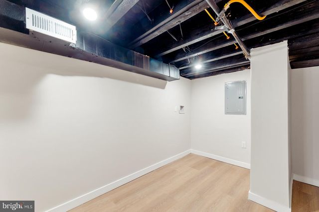 1736 N LECOUNT ST, Philadelphia, PA 19121