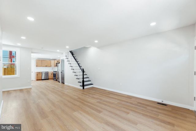 1736 N LECOUNT ST, Philadelphia, PA 19121