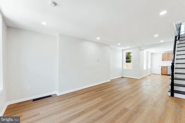 1736 N LECOUNT ST, Philadelphia, PA 19121