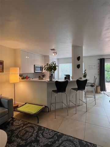 747 SW 6th St, Hallandale Beach, FL 33009