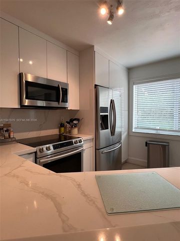 747 SW 6th St, Hallandale Beach, FL 33009