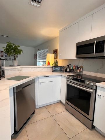 747 SW 6th St, Hallandale Beach, FL 33009