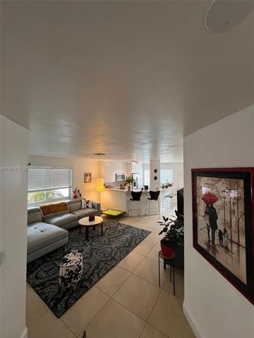 747 SW 6th St, Hallandale Beach, FL 33009