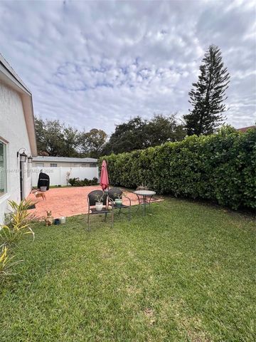 747 SW 6th St, Hallandale Beach, FL 33009