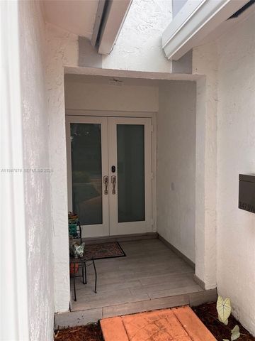 747 SW 6th St, Hallandale Beach, FL 33009