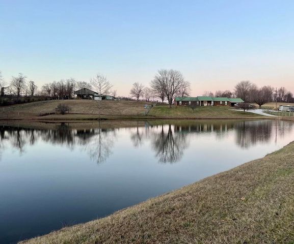 979 Walnut Grove School Road, Waynesburg, KY 40489