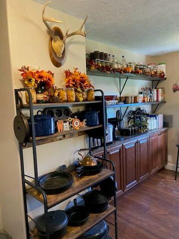 979 Walnut Grove School Road, Waynesburg, KY 40489