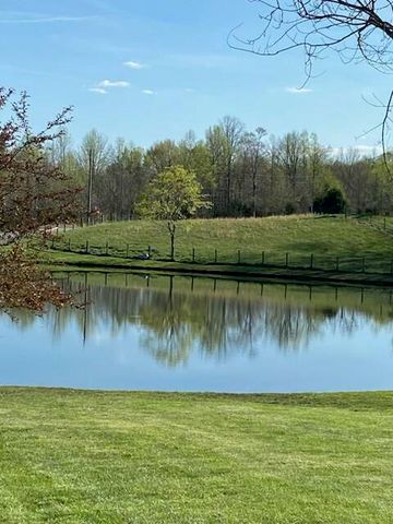 979 Walnut Grove School Road, Waynesburg, KY 40489