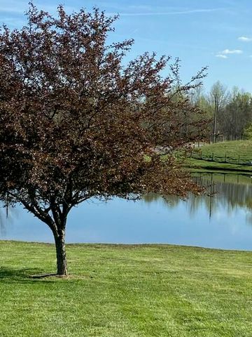 979 Walnut Grove School Road, Waynesburg, KY 40489