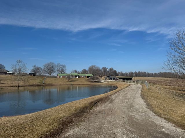 979 Walnut Grove School Road, Waynesburg, KY 40489