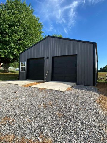 979 Walnut Grove School Road, Waynesburg, KY 40489