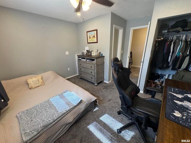 801 W 5TH Street, Flora, IL 62839