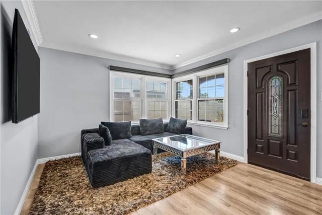 8139 Jellico Avenue, Northridge, CA 91325