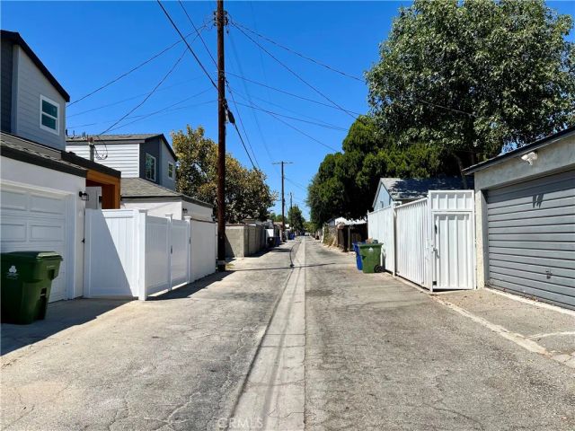 8139 Jellico Avenue, Northridge, CA 91325
