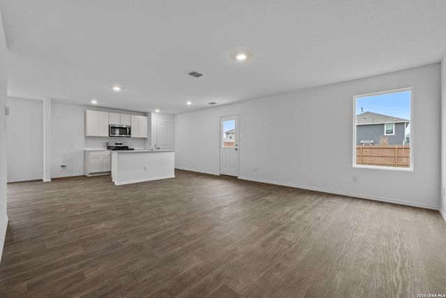 12540 Spoor Vly, Converse, TX 78109