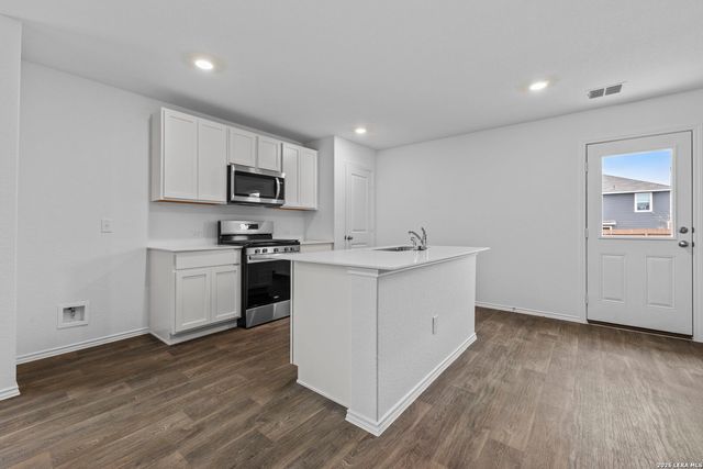 12540 Spoor Vly, Converse, TX 78109